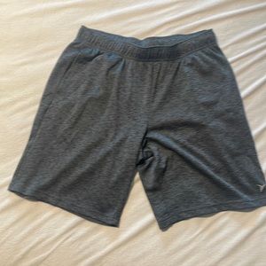 Size M tall Old Navy active shorts